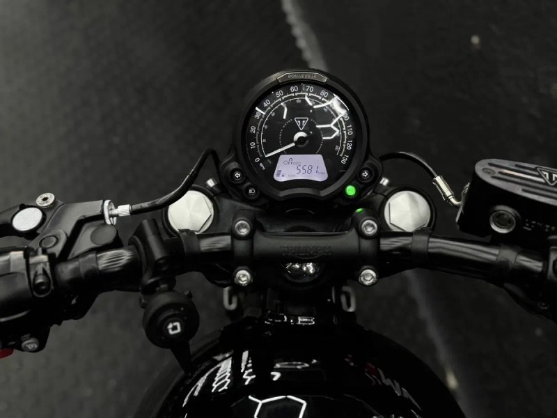 Мотоцикл Triumph Bonneville Bobber 2023 рік — фото 6