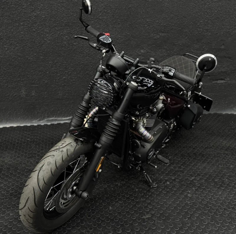 Мотоцикл Triumph Bonneville Bobber 2023 рік — фото 8