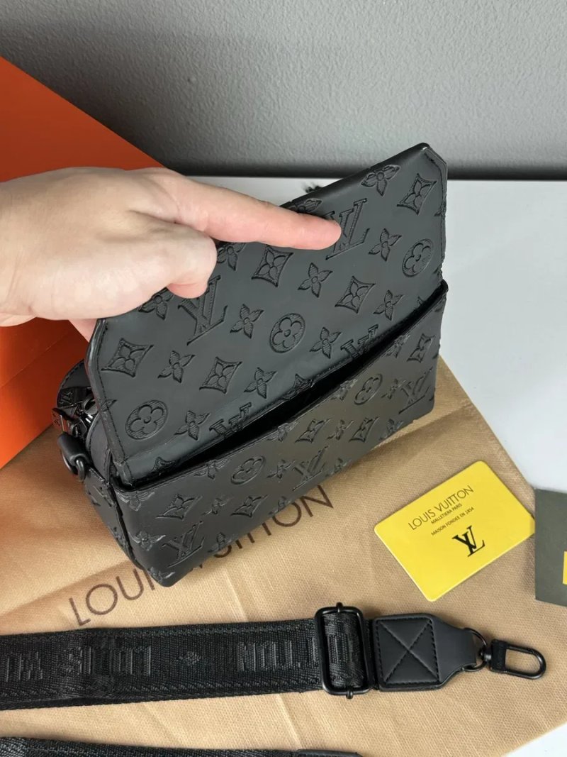 Мужская сумка Louis Vuitton чоловіча сумка клатч барсетка месенджер через плече бананка — фото 3