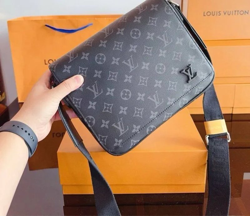Мужская сумка Louis Vuitton District чоловіча сумка барсетка — фото 3