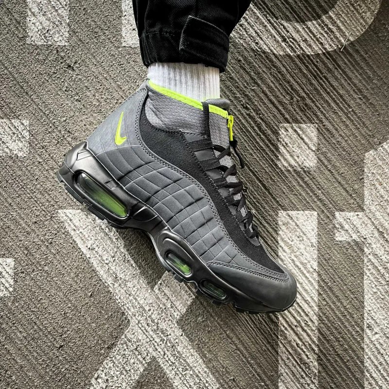 Мужские зимние кроссовки Nike Air Max 95 Sneakerboot "Black Volt" — фото 4