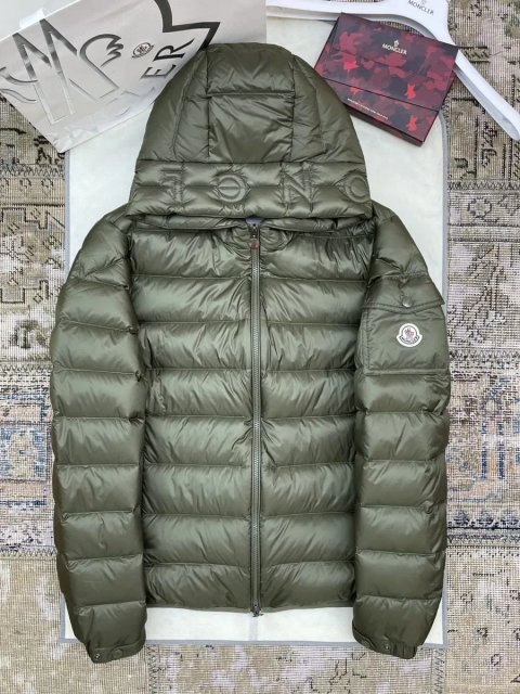 Мужской зимний пуховик Moncler цвет хаки L/XL