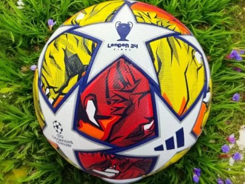 Мяч футбольний адідас фінал ліга чемпіонів Лондон 2024