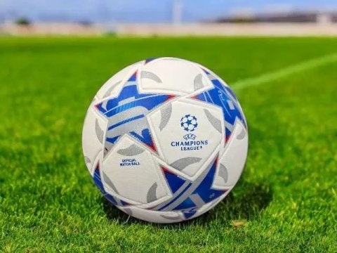 Мяч футбольний безшовний розмір 5 термошов Ліга чемпіонів розпродаж
