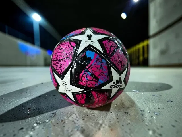 Мяч футбольный adidas Istanbul final 2020  розміри 4 та 5 термошов — фото 2