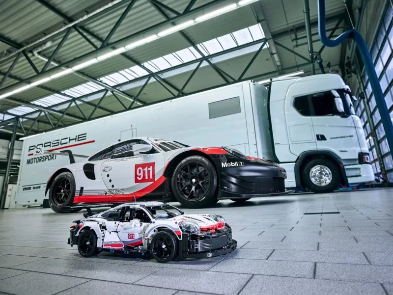 ‼️НА РАДІОКЕРУВАННІ‼️ Конструктор Technic – Porsche 911 RSR 1/1 з LEGO — фото 8
