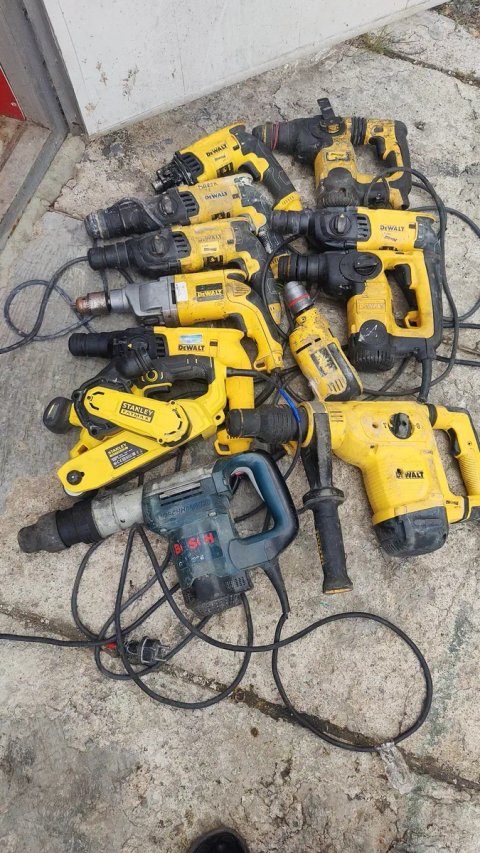 На запчасти или востоковедения инструмент Dewalt