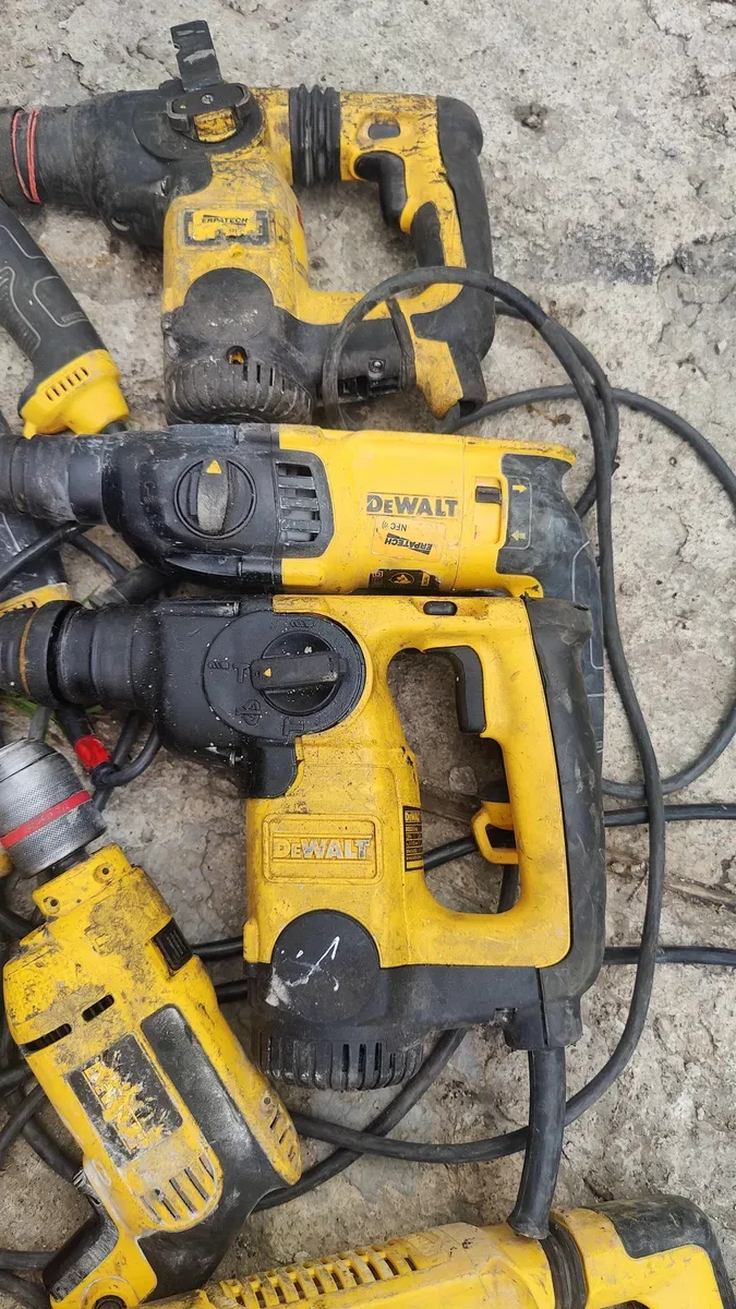 На запчасти или востоковедения инструмент Dewalt — фото 3