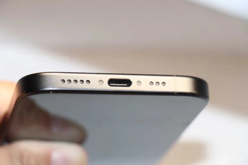 На запчастини!Apple iPhone 16 128GB Black, стан нового! заблокований під Icloud! Фіз сім! — фото 4