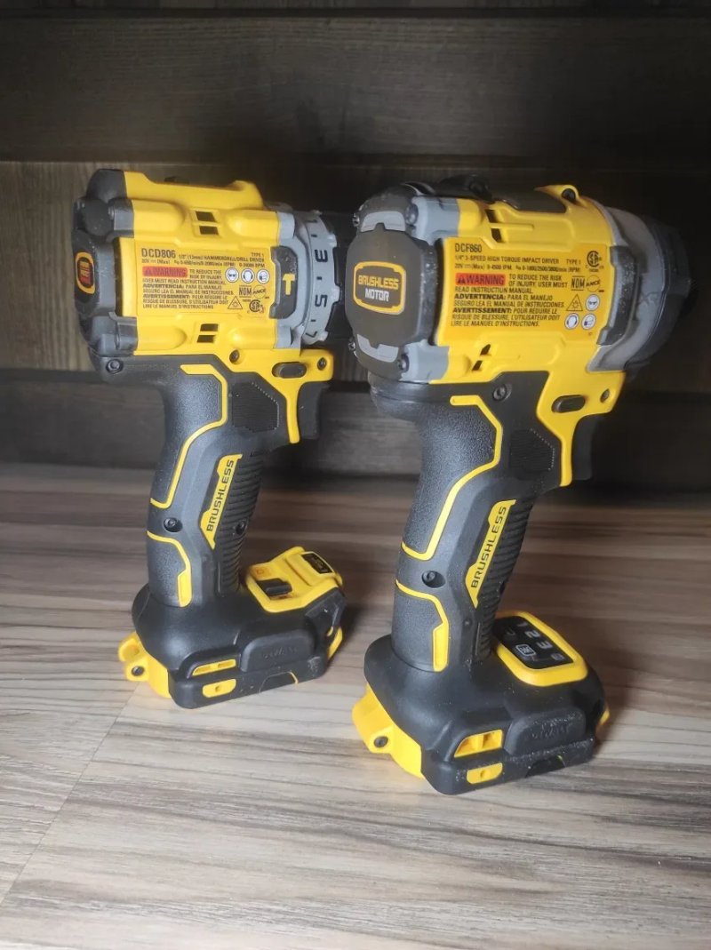 Набір DeWalt DCK200D1P1 DCC2050M2 DCK350T2 DCF860 DCD806 DCB606 DCB1104 — фото 5