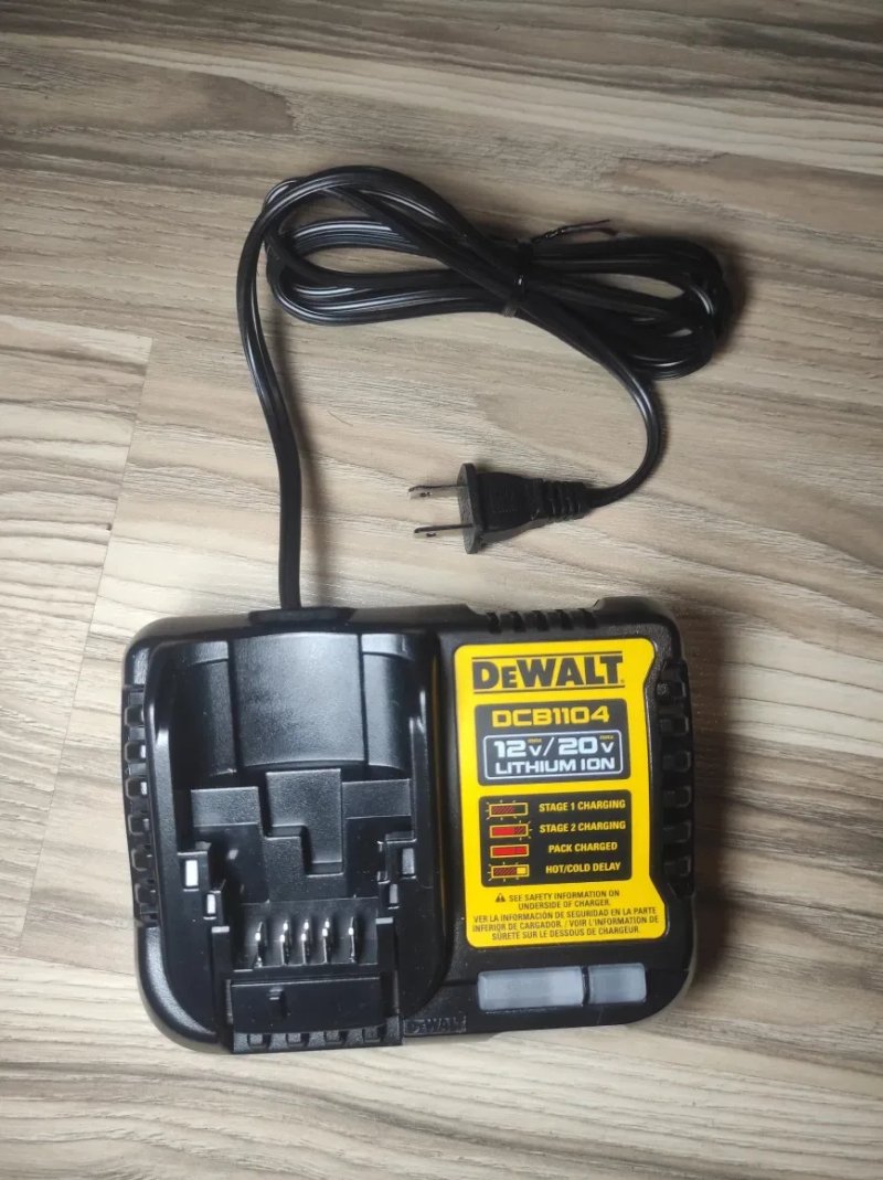 Набір DeWalt DCK200D1P1 DCC2050M2 DCK350T2 DCF860 DCD806 DCB606 DCB1104 — фото 6