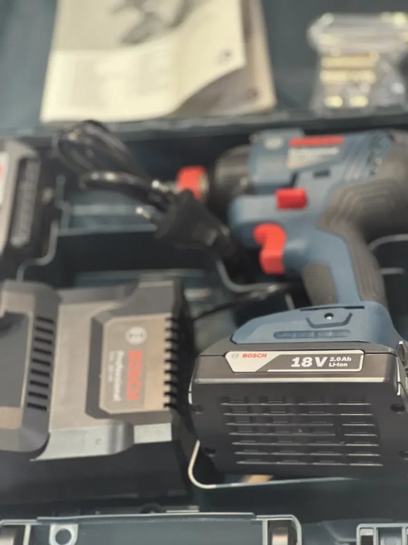 Набір профес Акумуляторний гвинтокрут Bosch18  GDX 180-LI 2х2.0 Ач +зп — фото 4