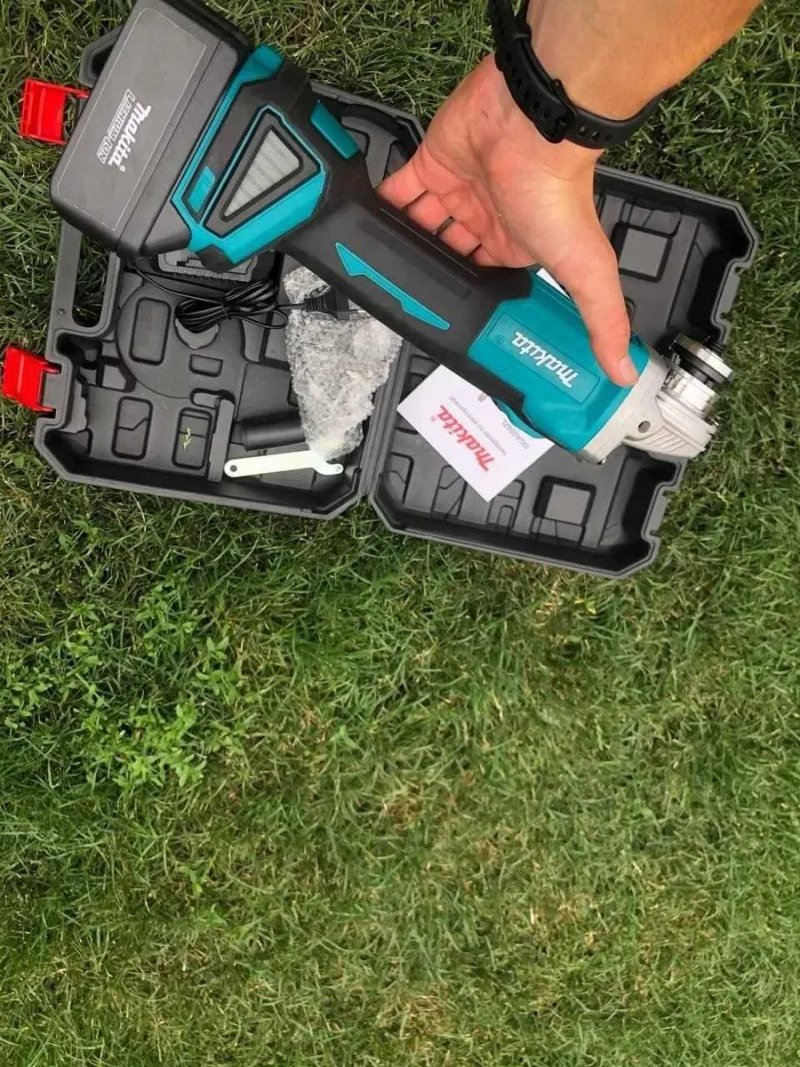 Набор аккумуляторного инструмента. Болгарка + цепная пила 12". Makita — фото 3