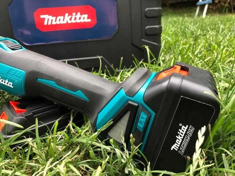 Набор аккумуляторного инструмента. Болгарка + цепная пила 12". Makita — фото 5