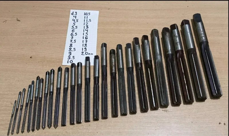 Набор плашок СССР М16х1.5 18х1.5 20х1.5 24х1.5 27х.15 30х1.5 а також шарошки твердосплавні для сідл клапанів, мітчики, сверла, різці, фрези, лещата — фото 2