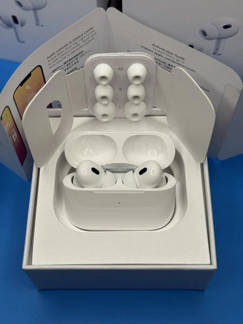 Навушники Apple AirPods Pro 2 Generation з активним шумопоглинанням