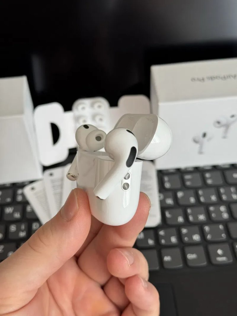 Навушники Apple AirPods Pro 3 Generation — фото 3