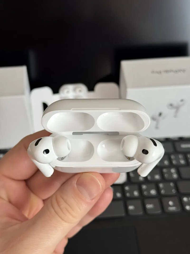Навушники Apple AirPods Pro 3 Generation — фото 4