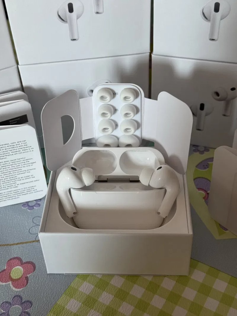 Навушники Apple AirPods Pro 3 Generation (Шумоподавлення) — фото 4
