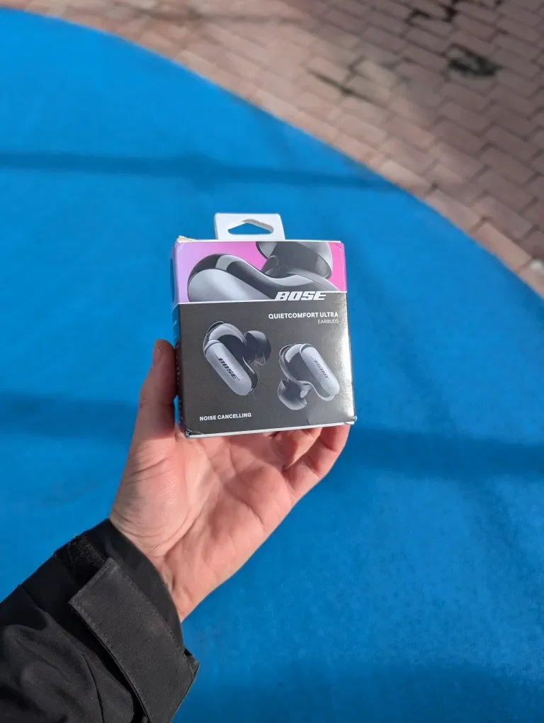 Навушники Bose QuietComfort Ultra Noise Cancelling Earbuds — фото 2