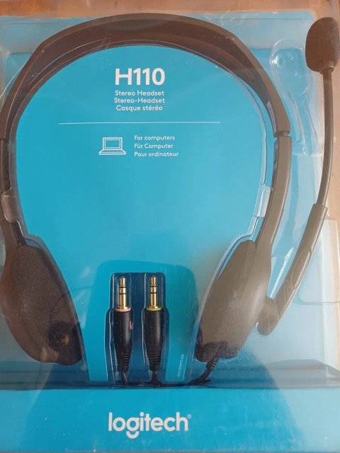 Навушники з мікрофоном. Нові
