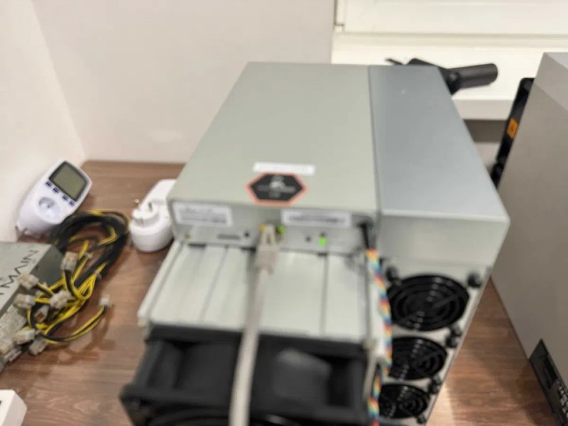 NEW Майнер! Asic Bitmain Antminer L9 16 Gh плата BB18 miner + Гарантія — фото 3