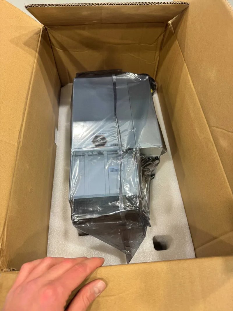 NEW Майнер! Asic Bitmain Antminer S21 XP 270 Th miner + Гарантія — фото 5