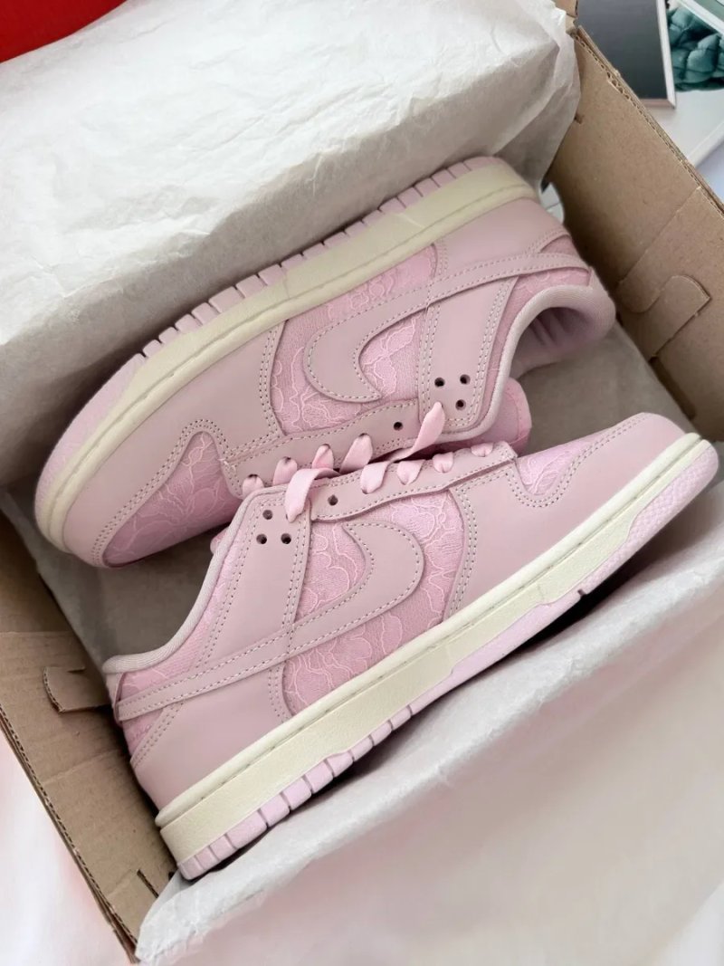 Nike Dunk Low Lace Pack Pink Regal жіночі кросівки найк данк рожеві — фото 2