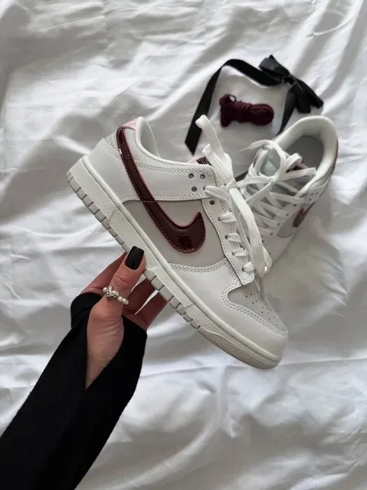 Nike Dunk SB Low Sail Burgundy Crush жіночі кросівки найк данк — фото 3