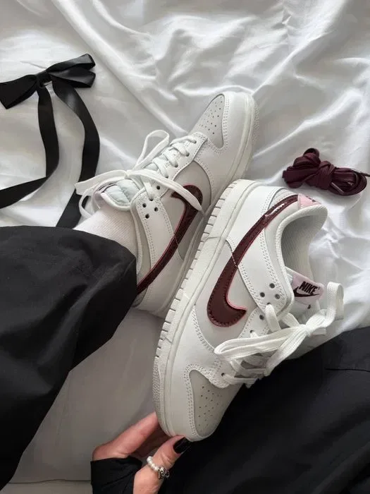 Nike Dunk SB Low Sail Burgundy Crush жіночі кросівки найк данк — фото 5