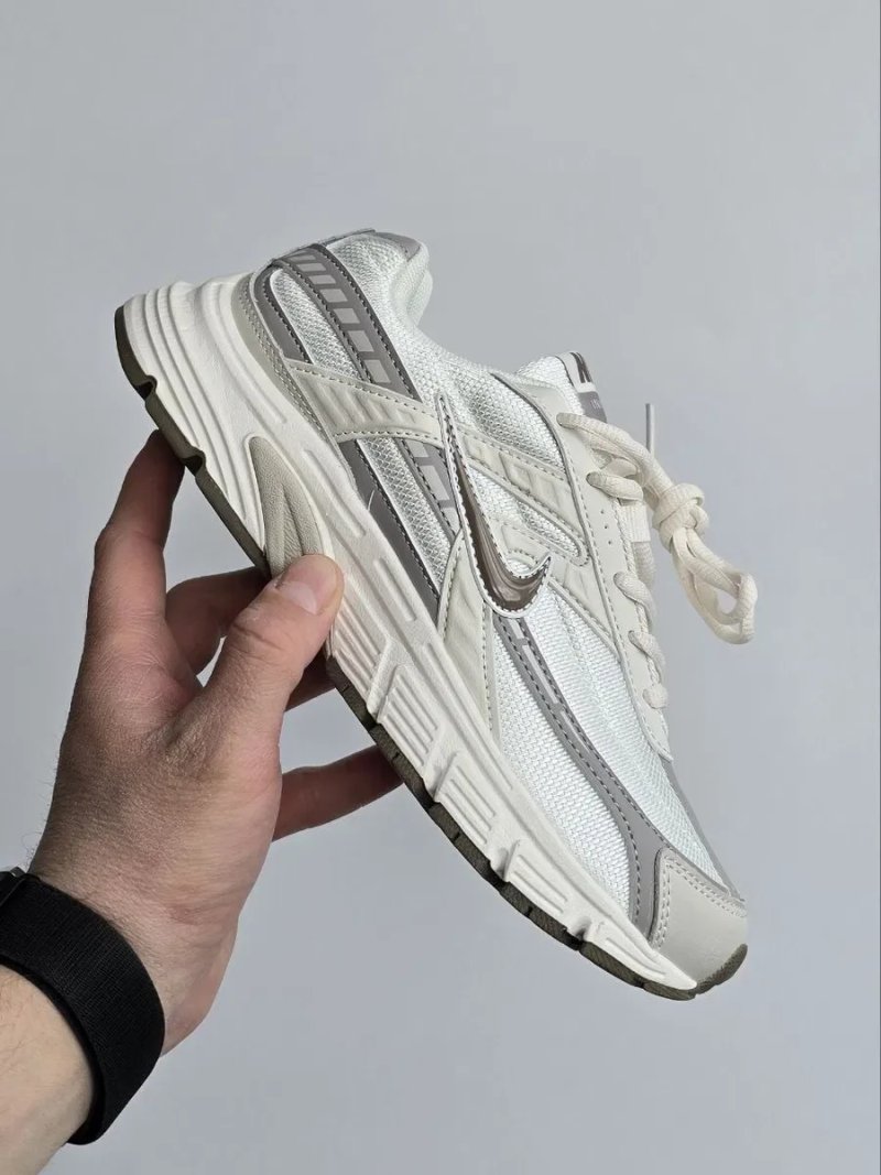Nike Initiator Beige Brown трендові жіночі кросівки найк інітіатор — фото 4
