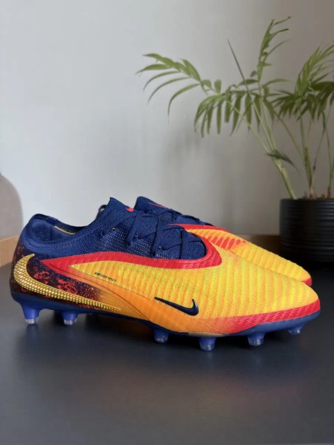 Nike Phantom 6 Low Elite Ag EH оригінал бутси чоловічі розмір 44.5 (28.5см) 45 (29см) та 46 (30см) нові IH1784-800