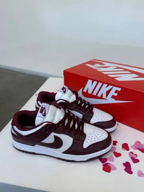Nike SB Dunk Low Bordo жіночі кросівки найк сб данк бордові шкіряні