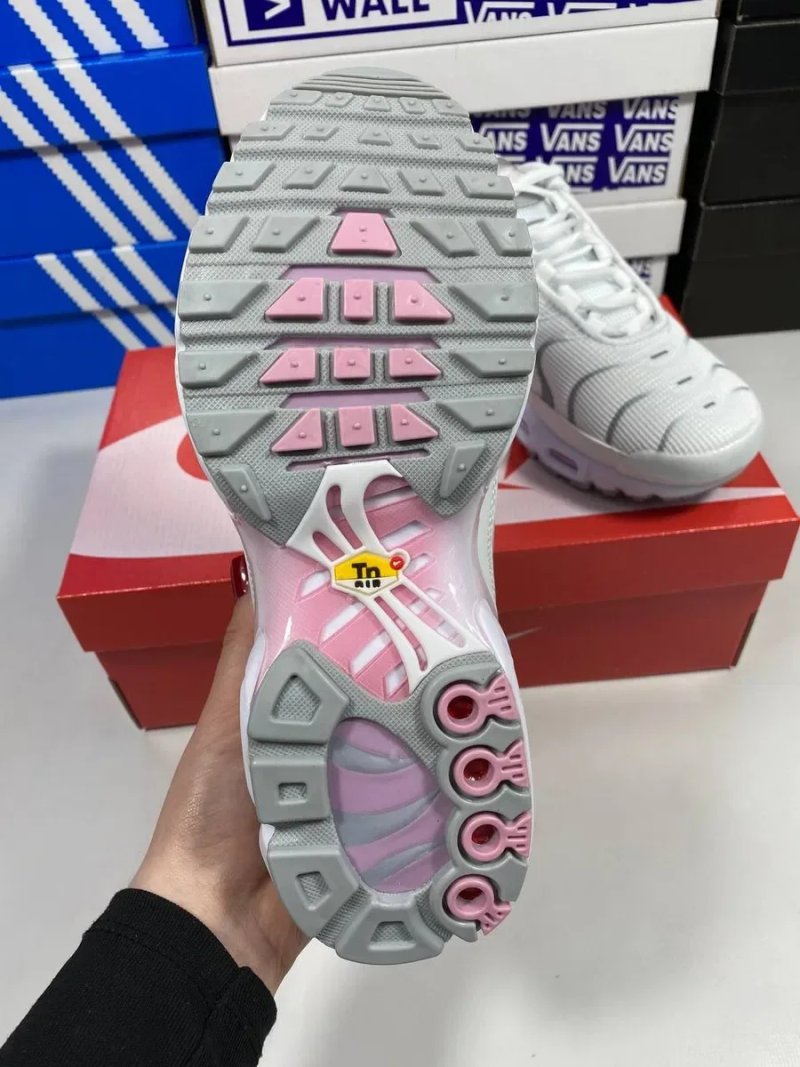 Nike TN Plus White Grey Pink / жіночі кросівки найк / Nike Air Max TN — фото 8