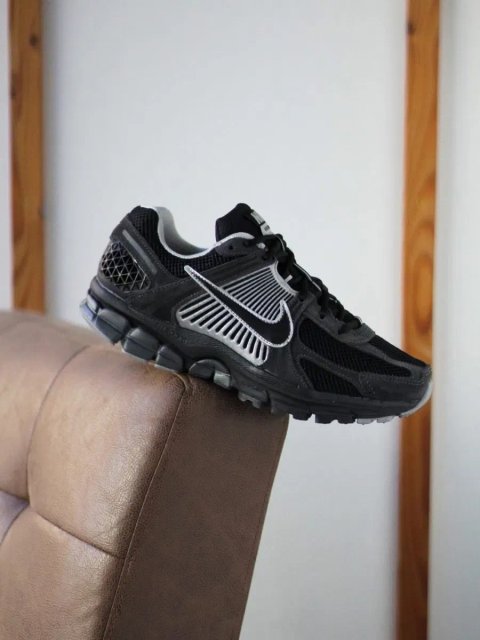 Nike Zoom Vomero 5 HF1553-006 Оригінал Нові Всі розміри