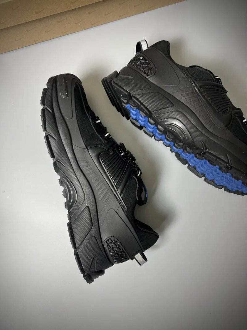 Nike Zoom Vomero Roam Triple Black HQ2181-004 — чоловічі кросівки , оригінал нові з рідною коробкою , розміра 42 , 42.5 зимове взуття — фото 8