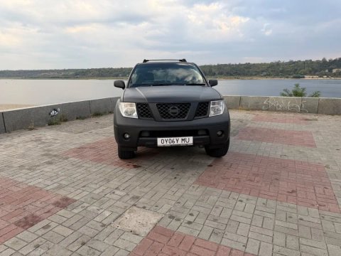 Nissan pathfinder r51