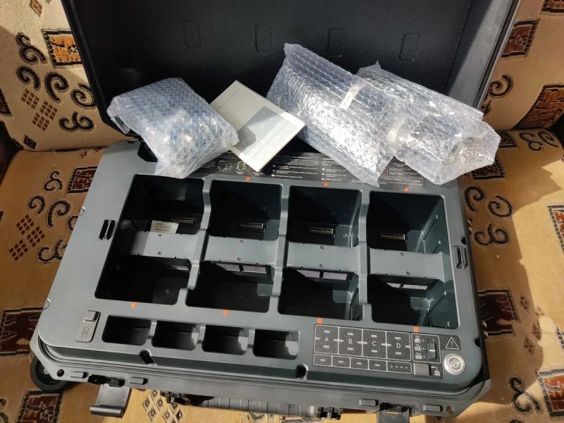Нова не активована зарядна станція DJI BS65 Intelligent Battery Station (Universal) для акумулятоірв TB60 TB65 кейс для батарей Matrice 350 300 RTK — фото 5
