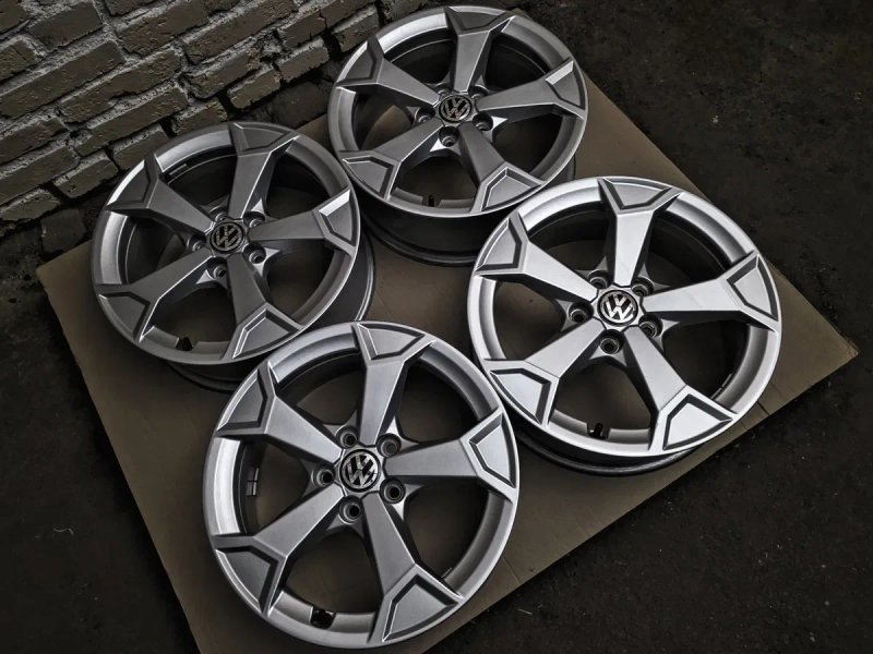 Нові R17 5x112 VOLKSWAGEN | Original | VAG | Рідна фарба, ідеальний заводський стан | Преміум диски | Комплект / 4шт — фото 4