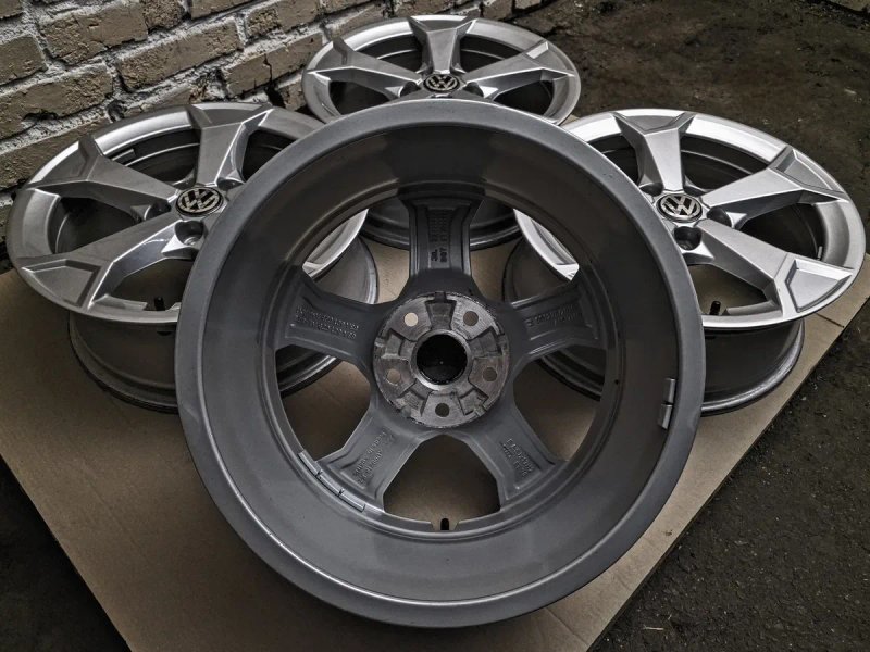 Нові R17 5x112 VOLKSWAGEN | Original | VAG | Рідна фарба, ідеальний заводський стан | Преміум диски | Комплект / 4шт — фото 7