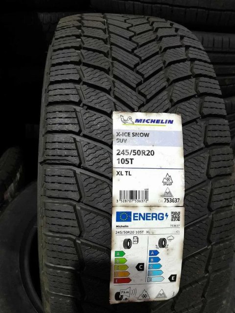 Нові зимові нешиповані шини Michelin X-Ice Snow SUV. Розмір 245/50 R20, індекс 105T XL.  У наявності 2 шт., продаж парою. Київ, можлива відправка.
