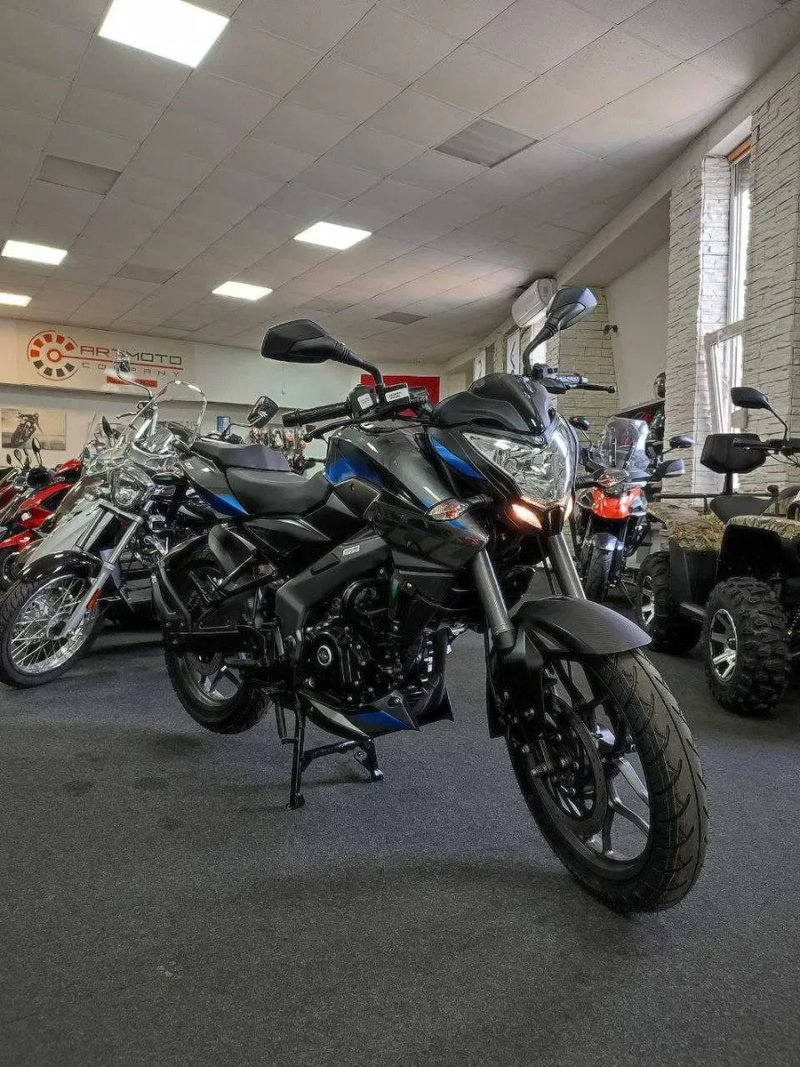 новий мотоцикл Bajaj Pulsar NS200 — фото 2