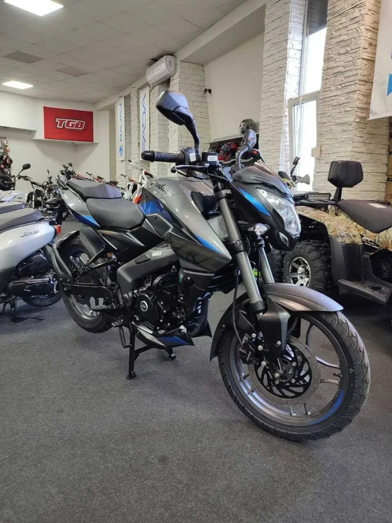 новий мотоцикл Bajaj Pulsar NS200 — фото 3