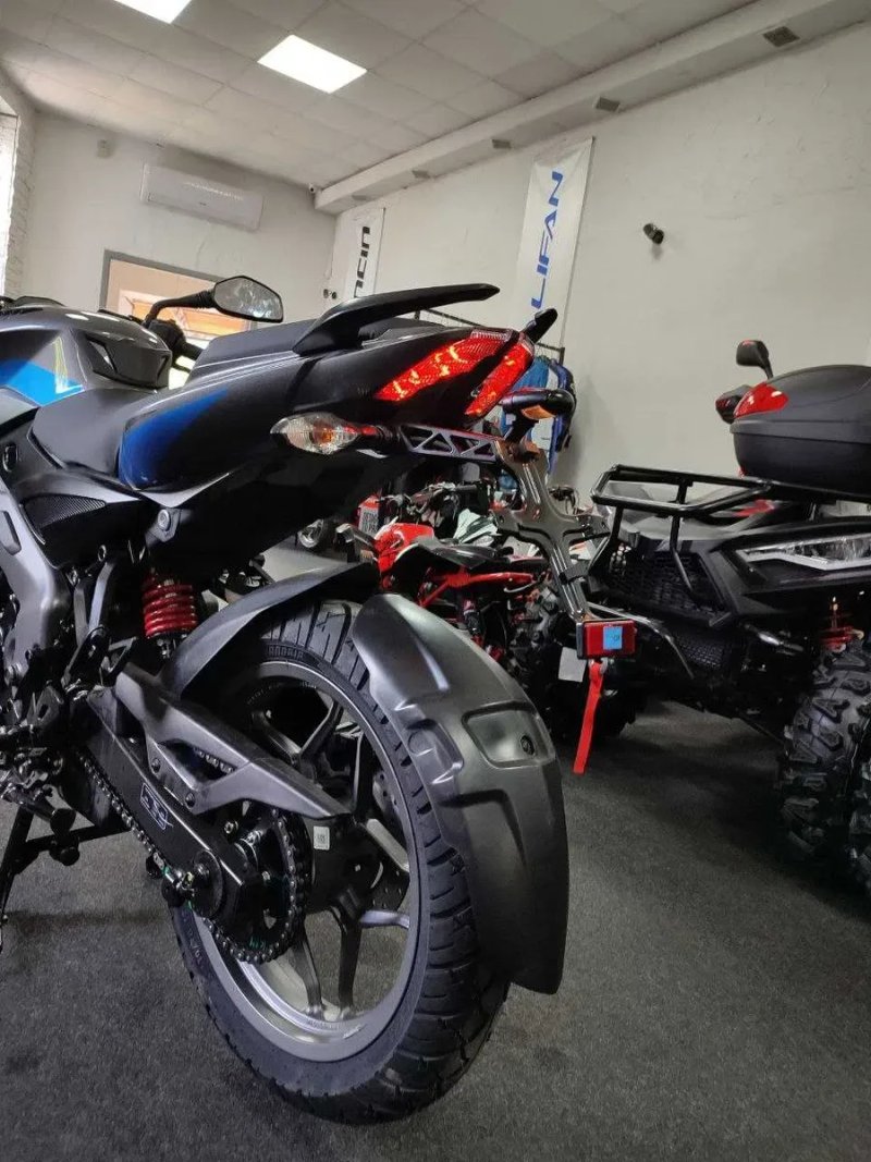 новий мотоцикл Bajaj Pulsar NS200 — фото 5