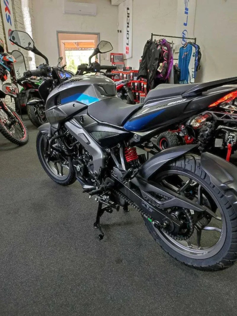 новий мотоцикл Bajaj Pulsar NS200 — фото 6