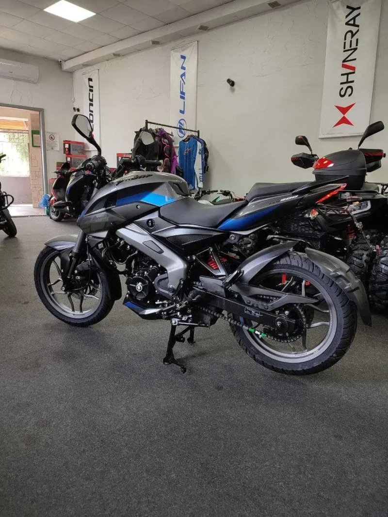 новий мотоцикл Bajaj Pulsar NS200 — фото 7