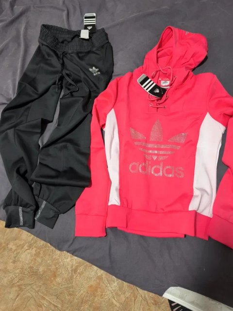Новий спорт.костюм Adidas. 450 грн.Розмір С