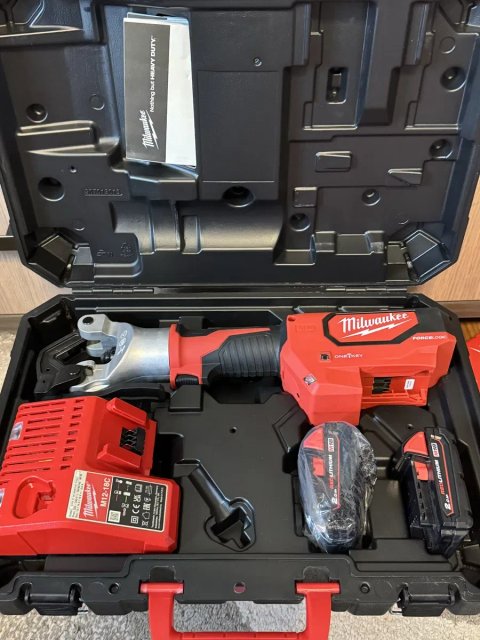 Обжимник гідравлічний акумуляторний для кабелів Milwaukee M18 HDCT-202C