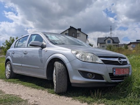 Опель Астра H 1,6 бензин