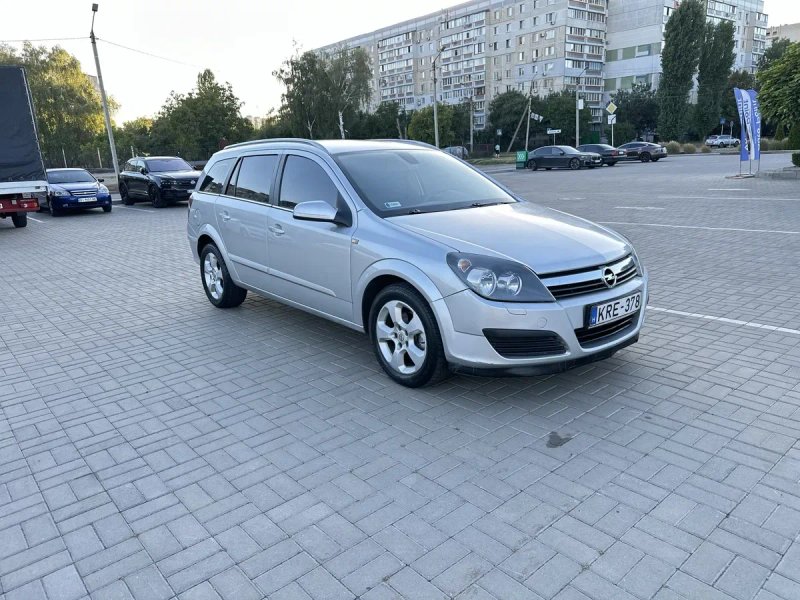 Opel Astra H 1.7 TDI — фото 2